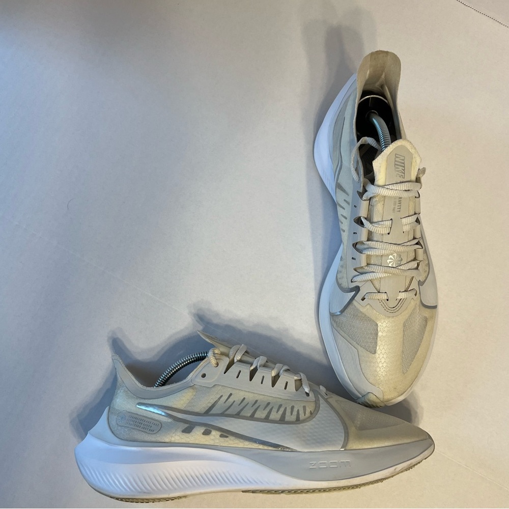 Nike‎ Zoom Gravity Sneaker Platinum Tint BQ3203-001 size women’s 9
